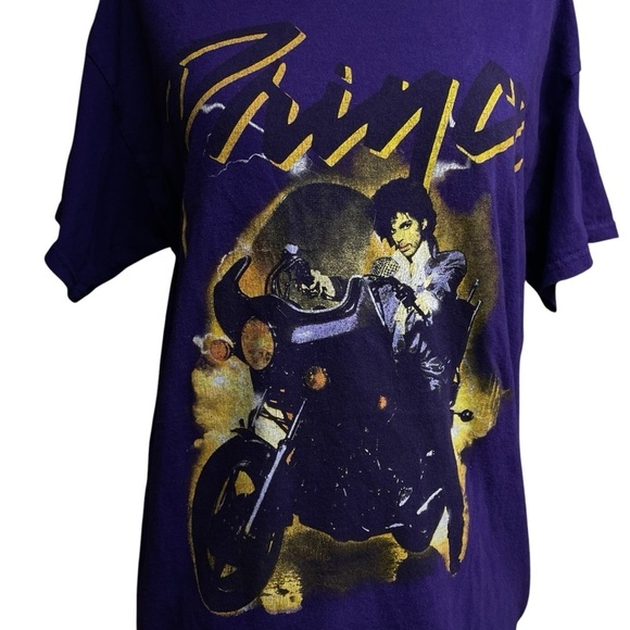 Prince Purple Rain Revolution Graphic T-Shirt Size Medium Officially Licensed - Picture 2 of 9
